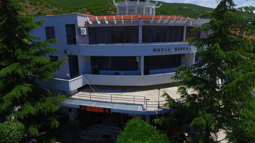 Sirena Hotel Tushemisht Exterior photo