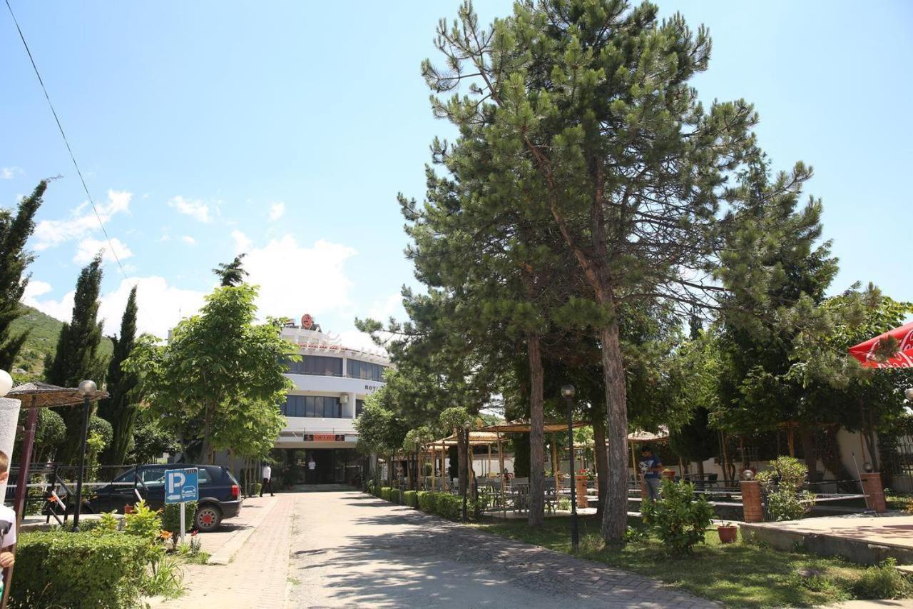 Sirena Hotel Tushemisht Exterior photo